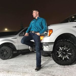 Meet your Posher, Clayeton